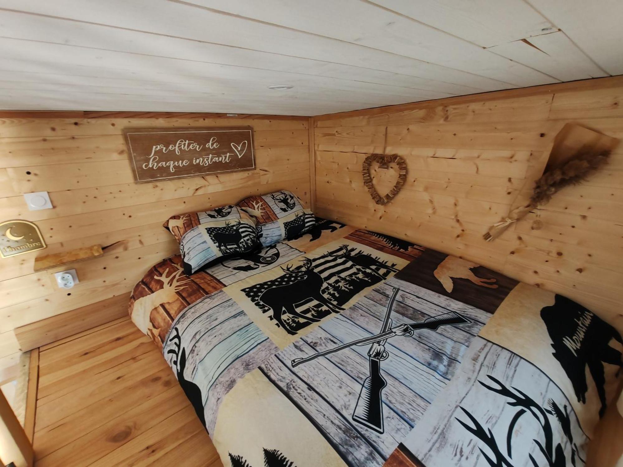 Teilhede Tiny House Des Bougnatsヴィラ エクステリア 写真